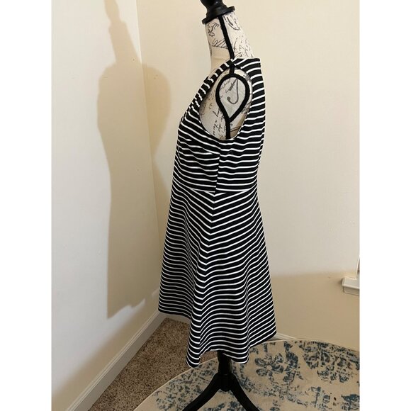 Talbots Stripe Sleeveless Skater Dress Fit Flare Black White Knit  Med Petite MP - Picture 3 of 9